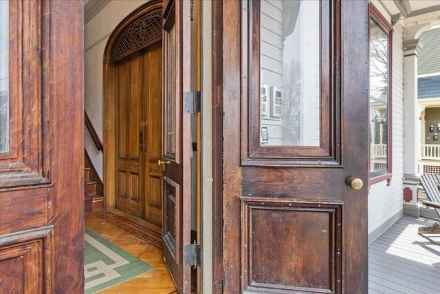 204 S Union St Apt 5, Burlington, VT 05401