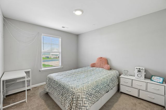 1041 Hickoryridge Dr, Murfreesboro, TN 37129