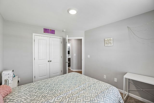 1041 Hickoryridge Dr, Murfreesboro, TN 37129