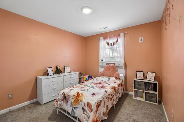 1041 Hickoryridge Dr, Murfreesboro, TN 37129