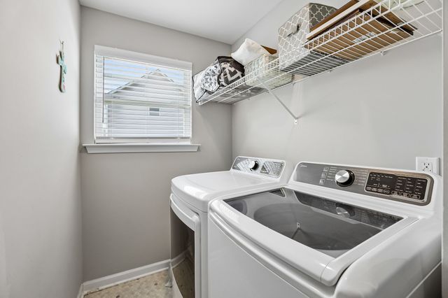 1041 Hickoryridge Dr, Murfreesboro, TN 37129