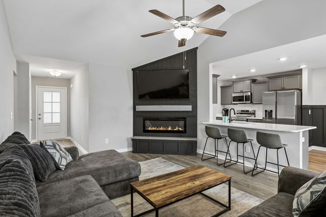 1041 Hickoryridge Dr, Murfreesboro, TN 37129