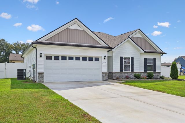 1041 Hickoryridge Dr, Murfreesboro, TN 37129