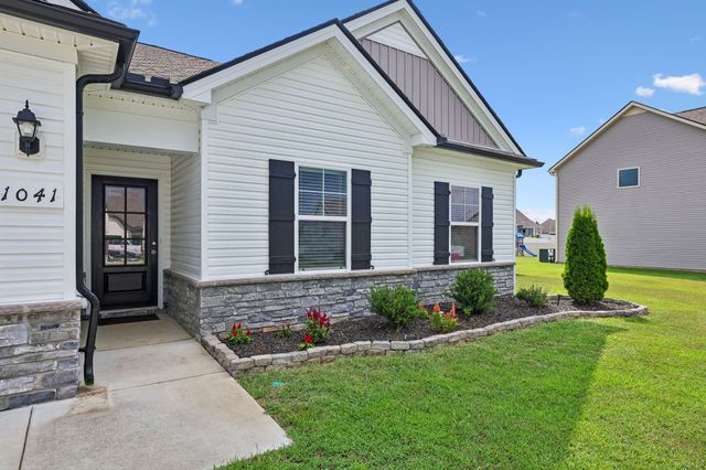 1041 Hickoryridge Dr, Murfreesboro, TN 37129