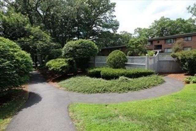 1323 Worcester Rd E7, Framingham, MA 01701