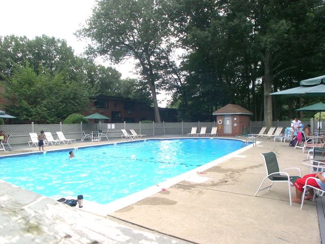 1323 Worcester Rd E7, Framingham, MA 01701