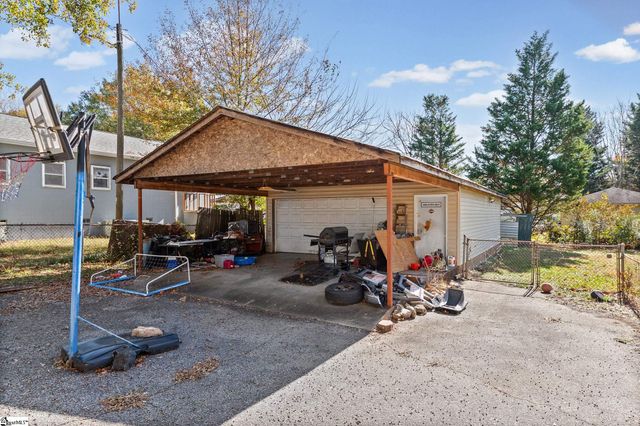 819 Gordon Street Extension, Greenville, SC 29611