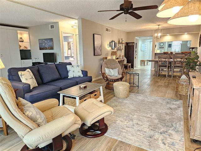 435 CERROMAR LANE 329, Venice, FL 34293