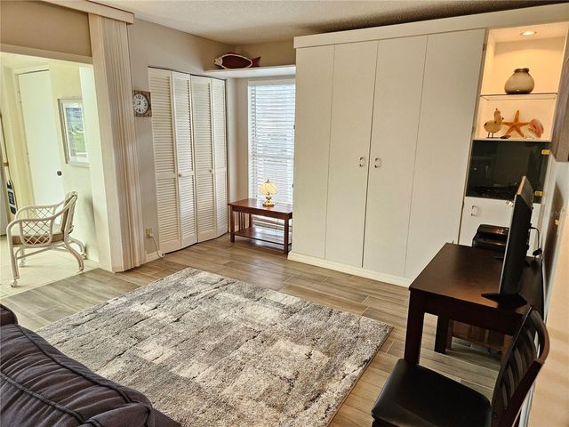 435 CERROMAR LANE 329, Venice, FL 34293