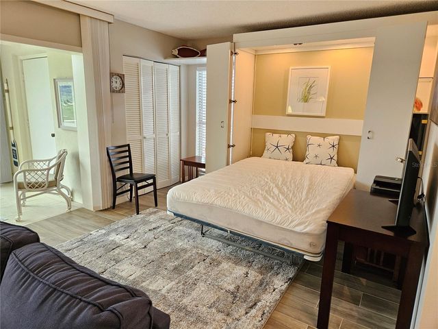 435 CERROMAR LANE 329, Venice, FL 34293