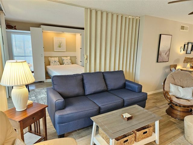 435 CERROMAR LANE 329, Venice, FL 34293