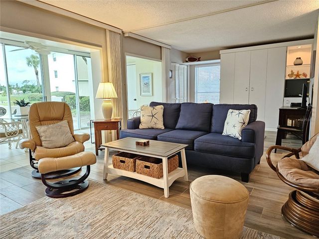 435 CERROMAR LANE 329, Venice, FL 34293