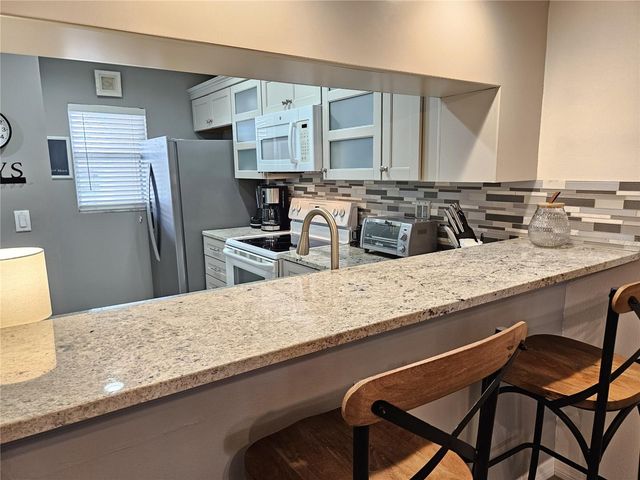 435 CERROMAR LANE 329, Venice, FL 34293