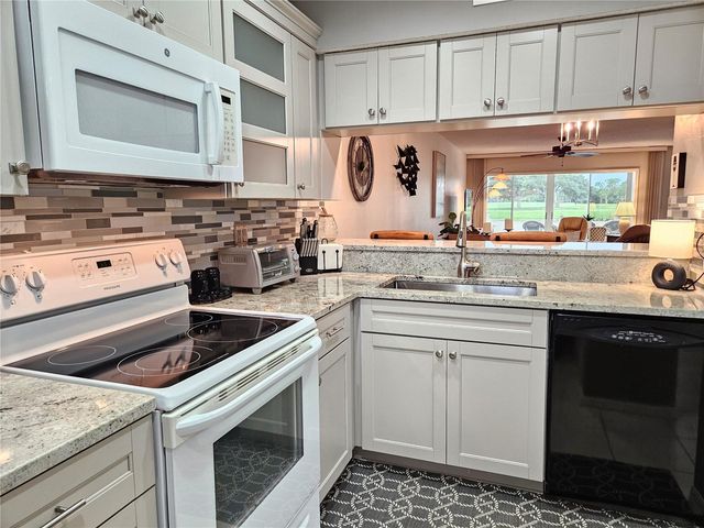 435 CERROMAR LANE 329, Venice, FL 34293