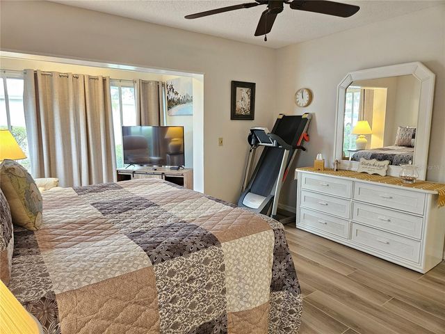 435 CERROMAR LANE 329, Venice, FL 34293