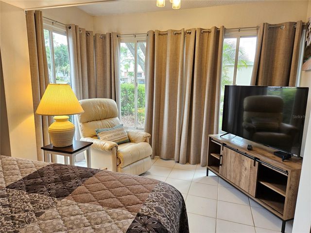 435 CERROMAR LANE 329, Venice, FL 34293