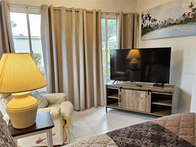 435 CERROMAR LANE 329, Venice, FL 34293