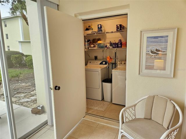 435 CERROMAR LANE 329, Venice, FL 34293