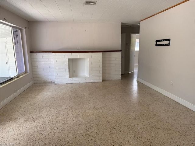 2953 Magnolia ST, Fort Myers, FL 33901