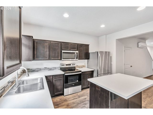 1925 Ne 117TH Ct, Vancouver, WA 98684