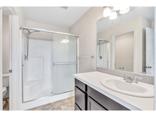 1925 Ne 117TH Ct, Vancouver, WA 98684