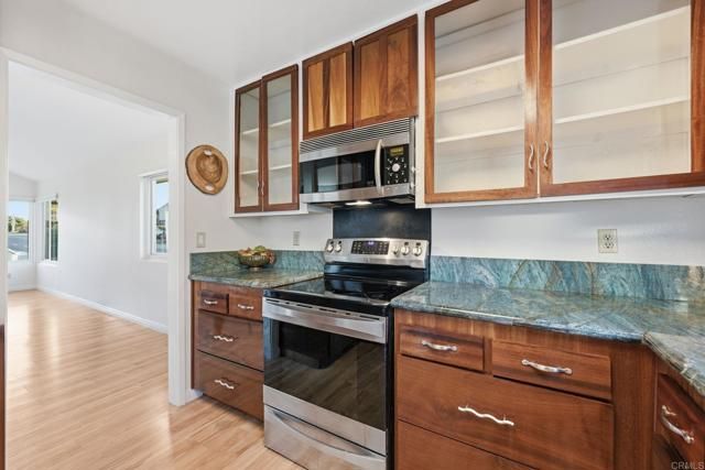 2736 Victoria Avenue, Carlsbad, CA 92010