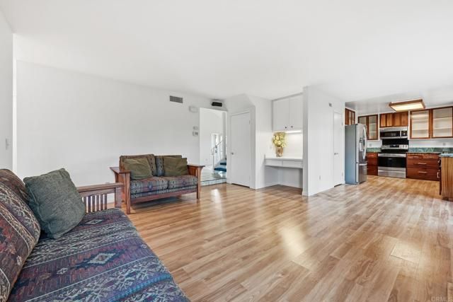 2736 Victoria Avenue, Carlsbad, CA 92010