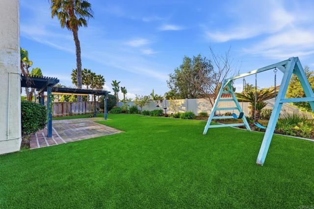 2736 Victoria Avenue, Carlsbad, CA 92010