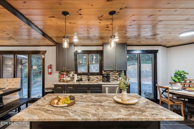 3430 Lillie Blvd, Pigeon Forge, TN 37876