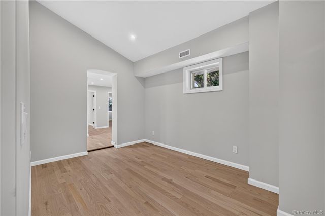 31 Rosemary Place, East Islip, NY 11730