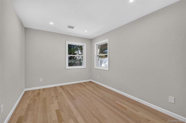 31 Rosemary Place, East Islip, NY 11730
