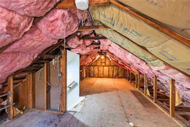 31 Rosemary Place, East Islip, NY 11730