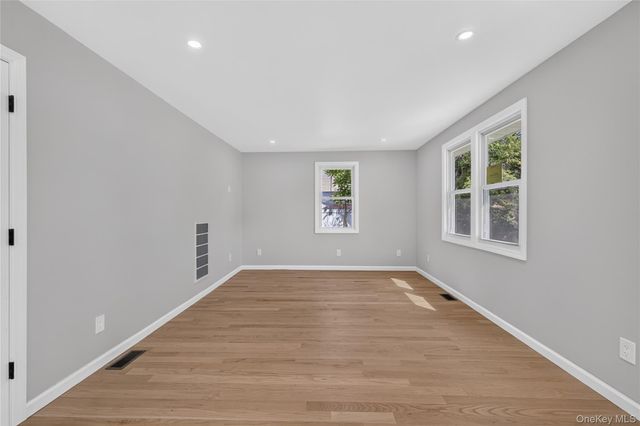 31 Rosemary Place, East Islip, NY 11730