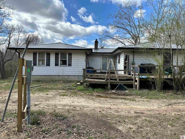 3082 Eggners Ferry Rd, Benton, KY 42025