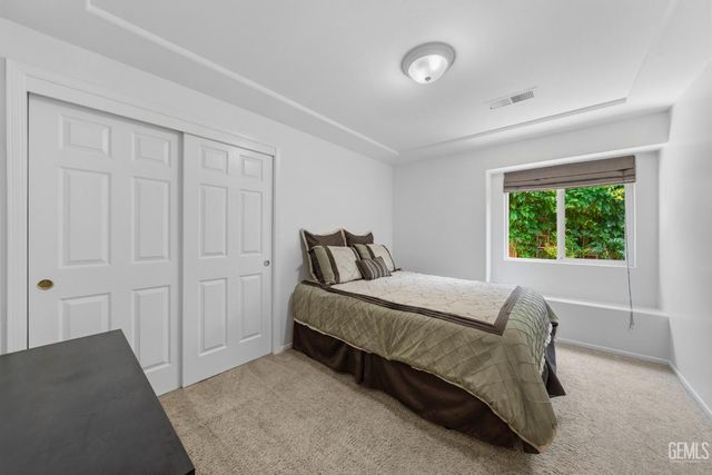 1009 Wealdshire Court, Bakersfield, CA 93311