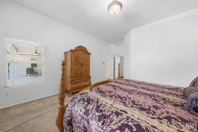 1009 Wealdshire Court, Bakersfield, CA 93311