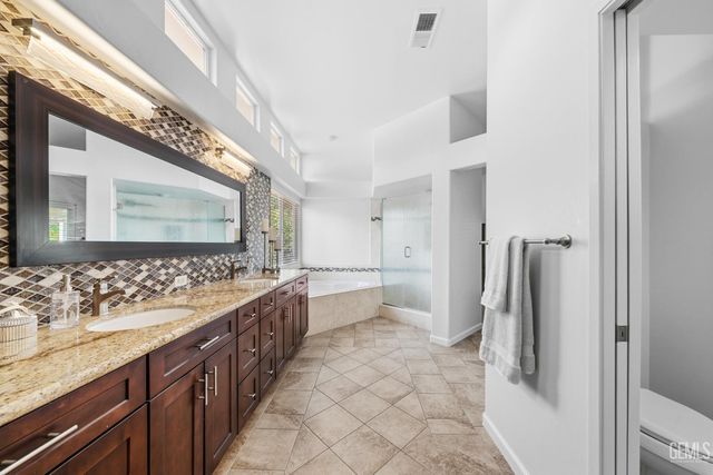 1009 Wealdshire Court, Bakersfield, CA 93311