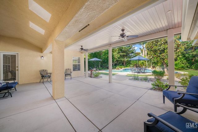 1009 Wealdshire Court, Bakersfield, CA 93311