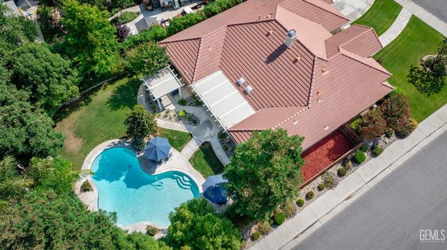 1009 Wealdshire Court, Bakersfield, CA 93311
