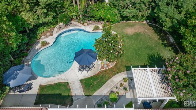1009 Wealdshire Court, Bakersfield, CA 93311