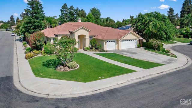 1009 Wealdshire Court, Bakersfield, CA 93311