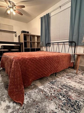 1637 SW 16th St B, Miami, FL 33145