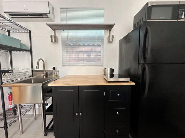 1637 SW 16th St B, Miami, FL 33145