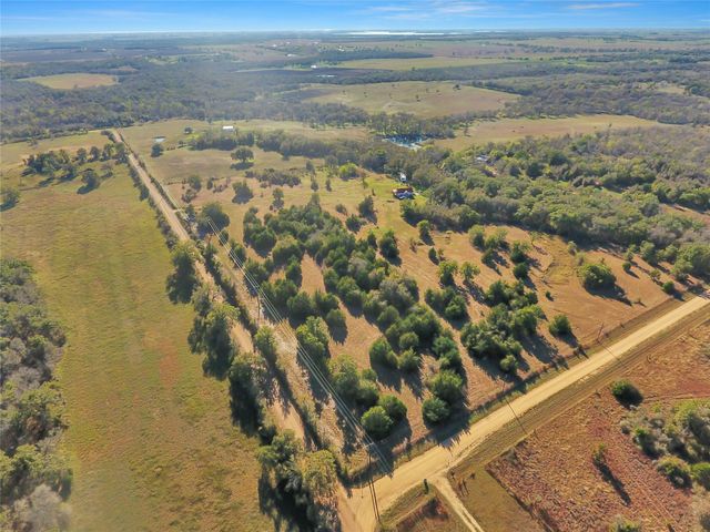 2146 County Road 418, Thorndale, TX 76577