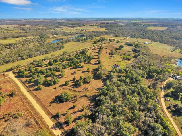 2146 County Road 418, Thorndale, TX 76577