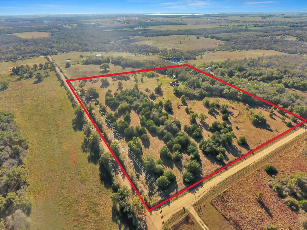 2146 County Road 418, Thorndale, TX 76577