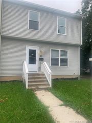 10 Elro Street, Manchester, CT 06040