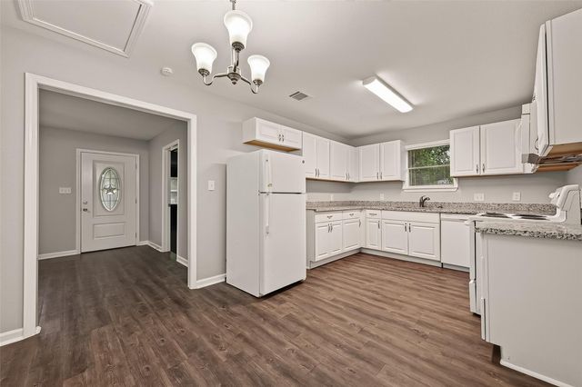1115 Avenue E, Rosenberg, TX 77471