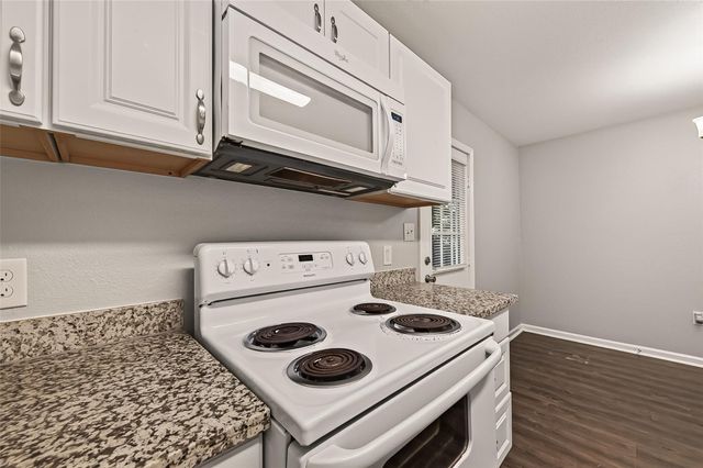 1115 Avenue E, Rosenberg, TX 77471