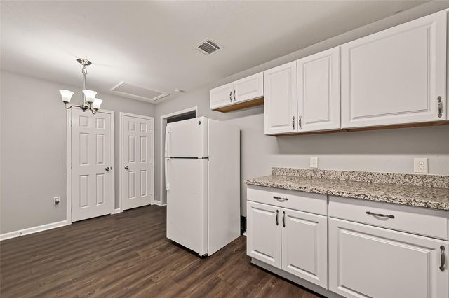 1115 Avenue E, Rosenberg, TX 77471